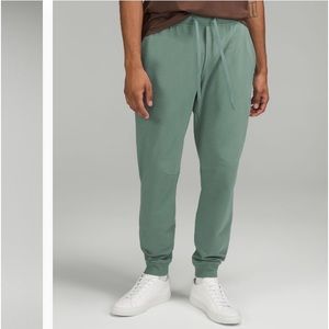 Lululemon Men’s XL Teal joggers